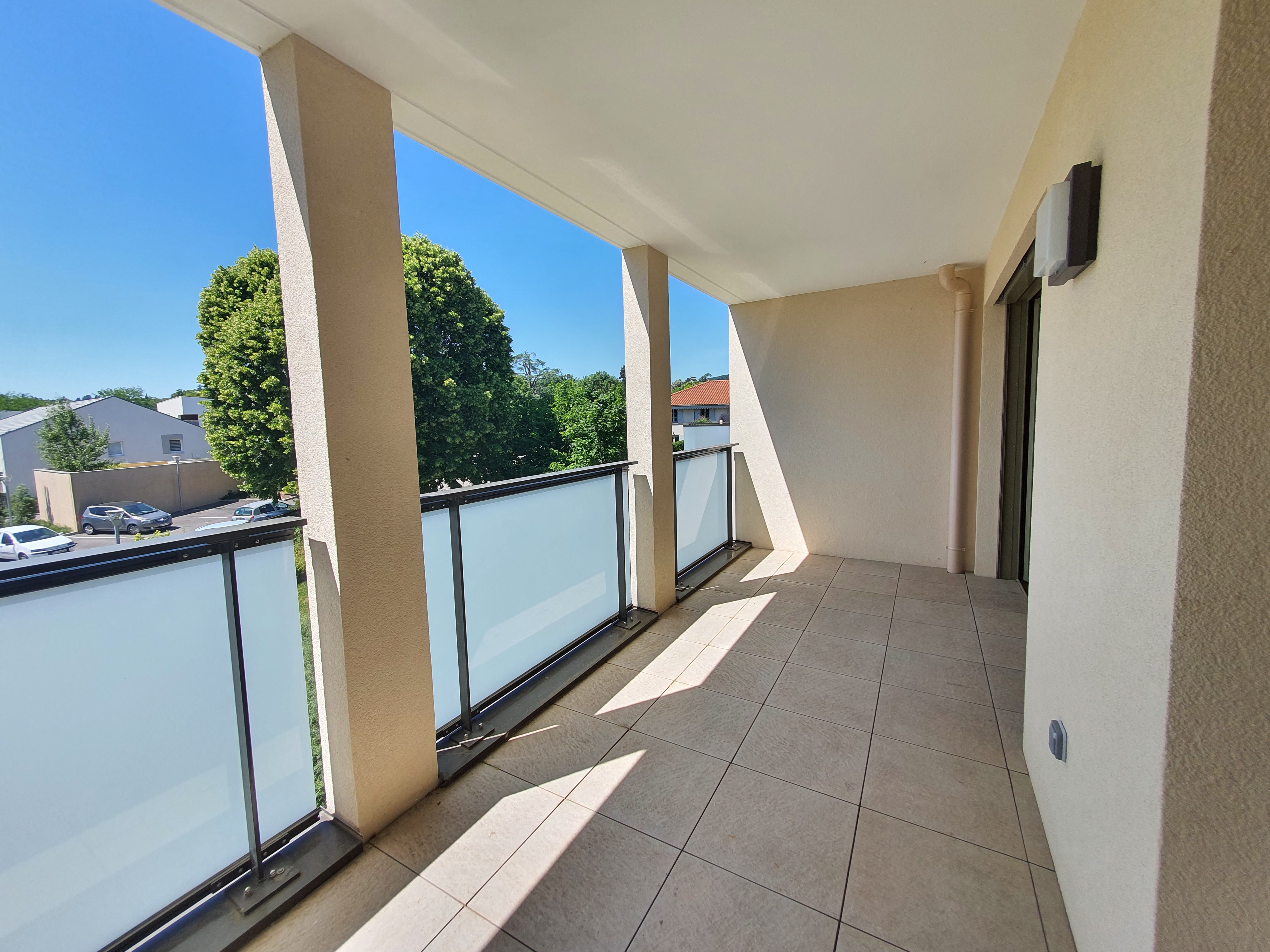 vente Appartement avec garage à vendre à SaintCyrAuMontD'Or (69